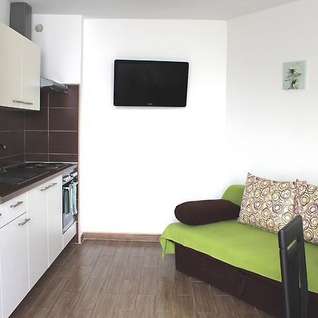 Apartment Maja Krk Town Exterior photo